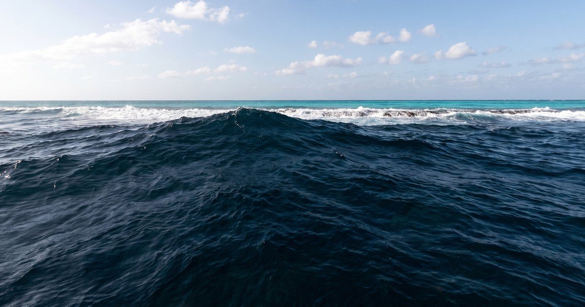 The Amenti Tours demo &mdash; inbound Mauritius, arriving from open water without a cut